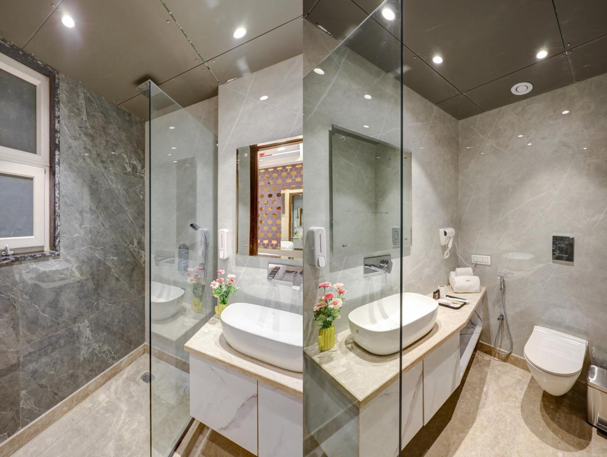 Hotel The Viking - Luxury Living Steps Away From & Connaught Place 4*