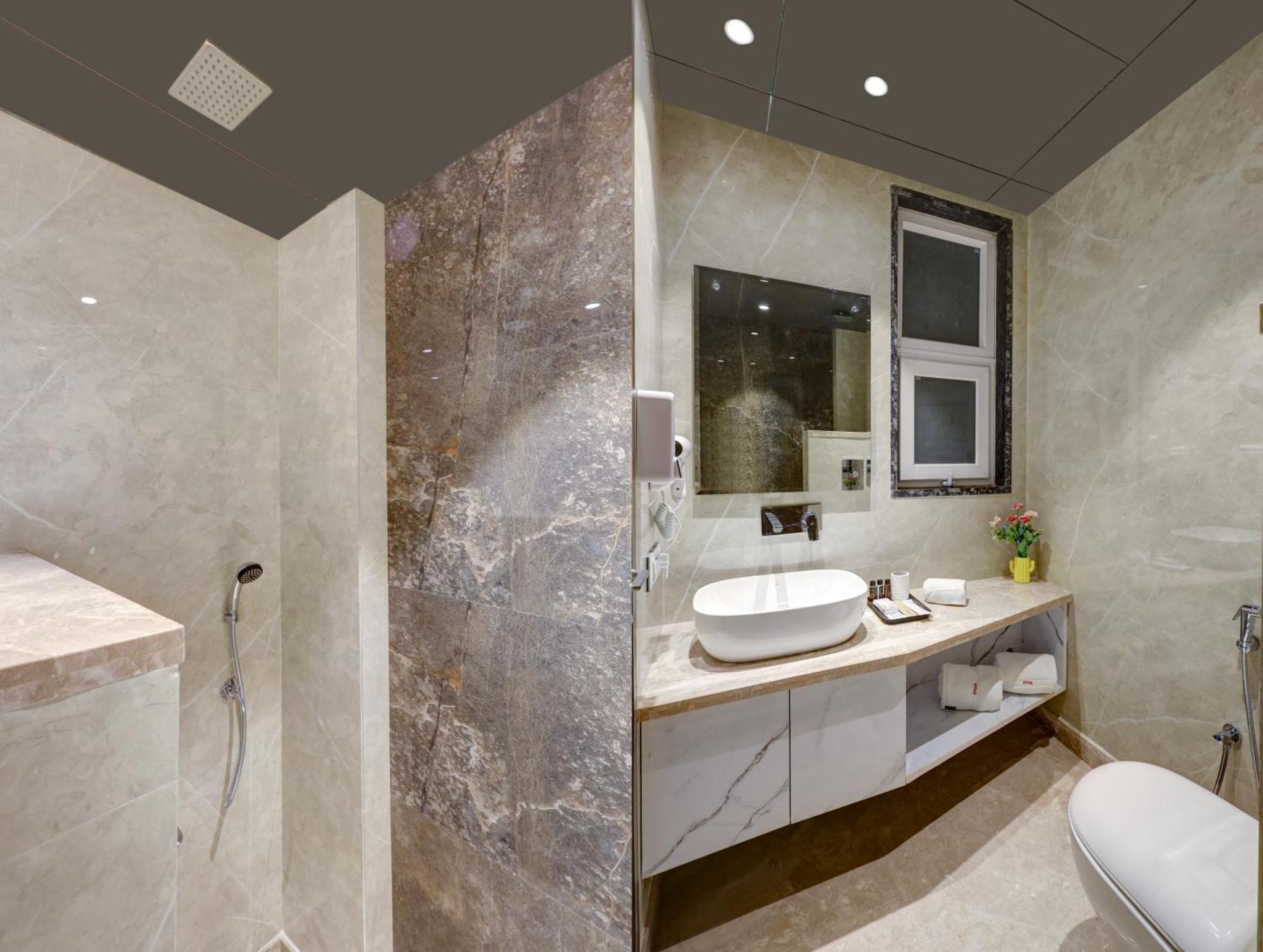 The Viking - Luxury Living Steps Away From & Connaught Place New Delhi