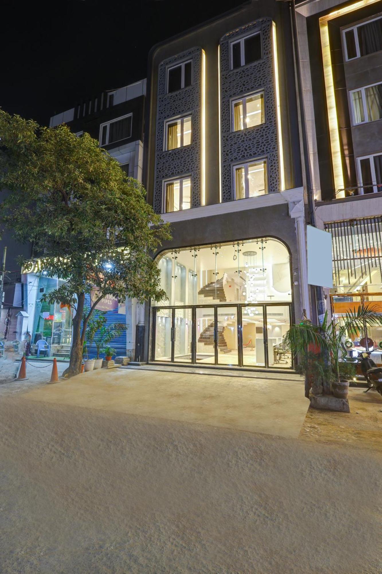 The Viking - Luxury Living Steps Away From & Connaught Place