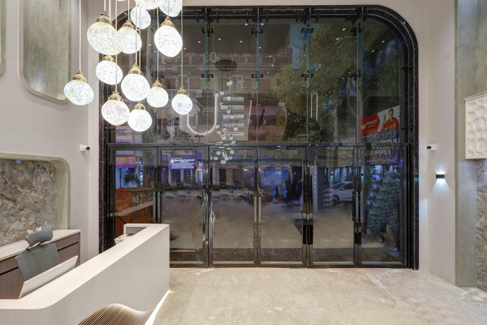 The Viking - Luxury Living Steps Away From & Connaught Place Hotel