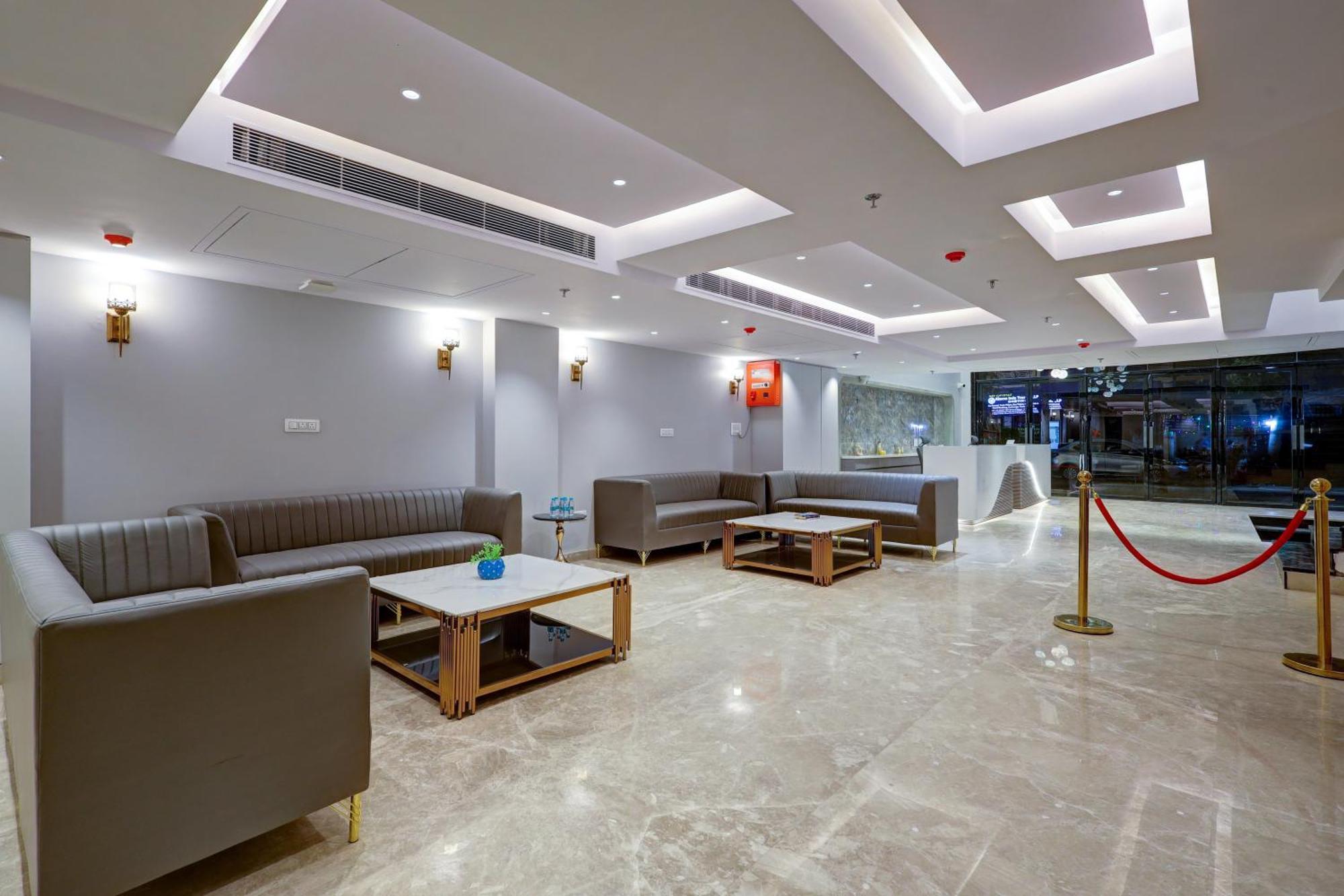 The Viking - Luxury Living Steps Away From & Connaught Place Hotel