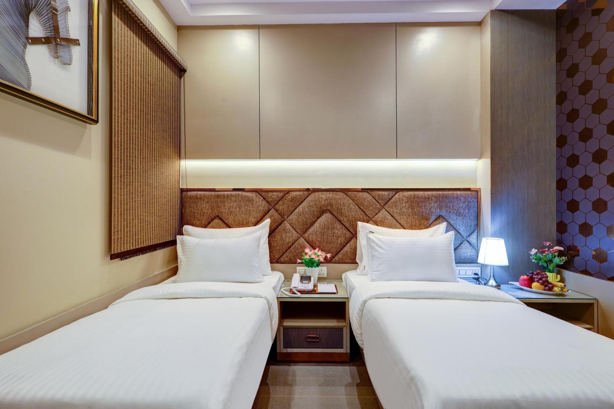 Hotel The Viking - Luxury Living Steps Away From & Connaught Place
