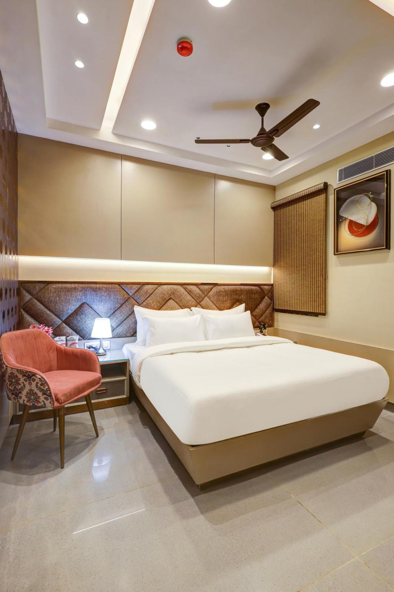 The Viking - Luxury Living Steps Away From & Connaught Place New Delhi