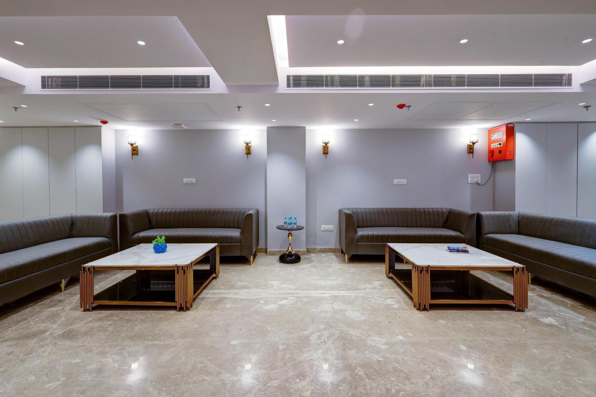 Hotel The Viking - Luxury Living Steps Away From & Connaught Place