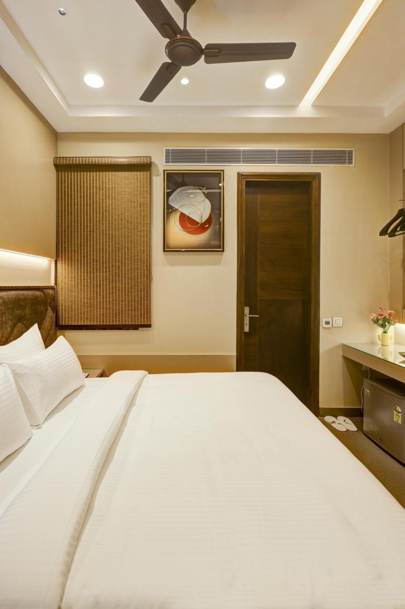The Viking - Luxury Living Steps Away From & Connaught Place Hotel 4*
