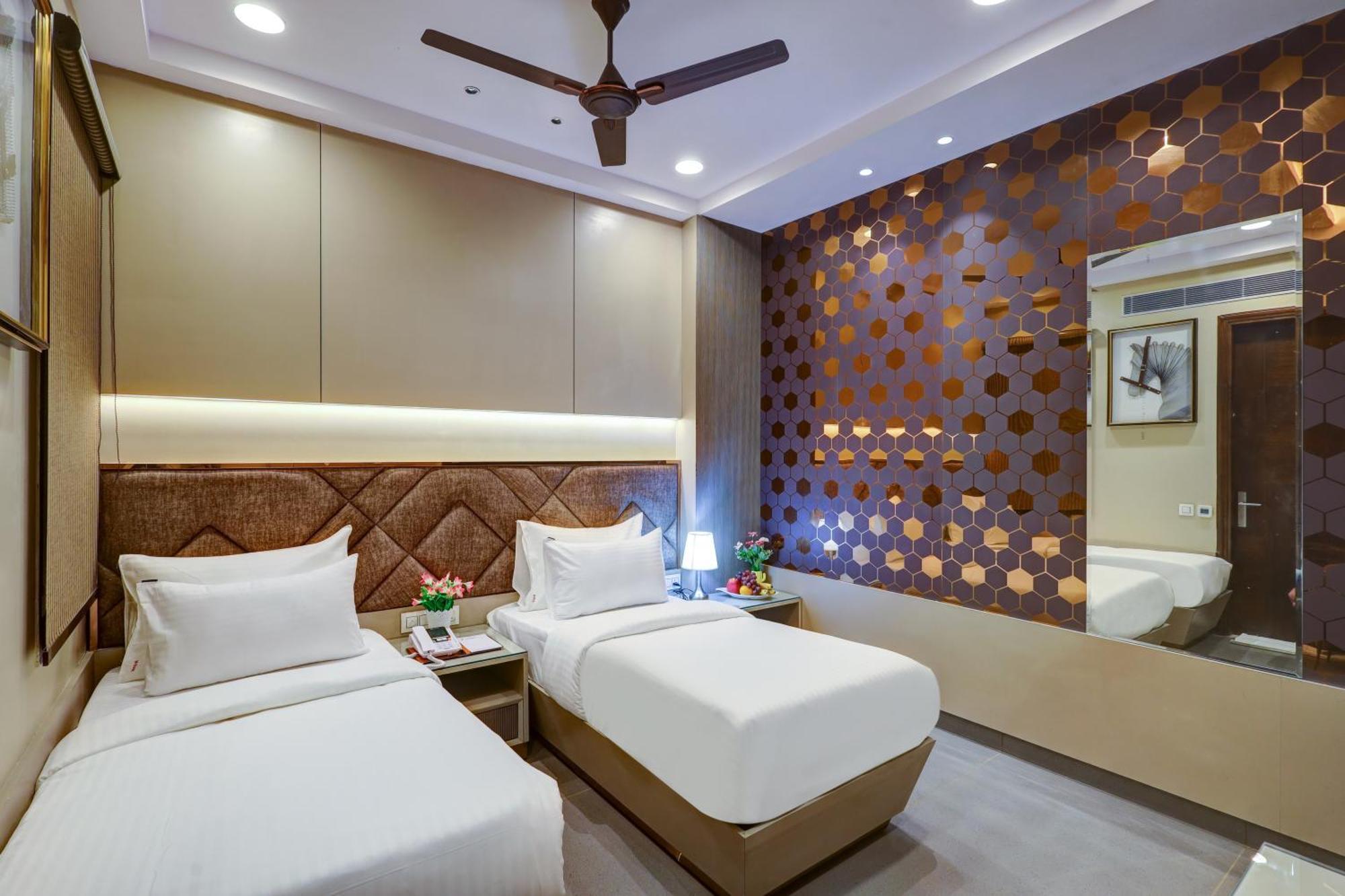 Hotel The Viking - Luxury Living Steps Away From & Connaught Place 4*