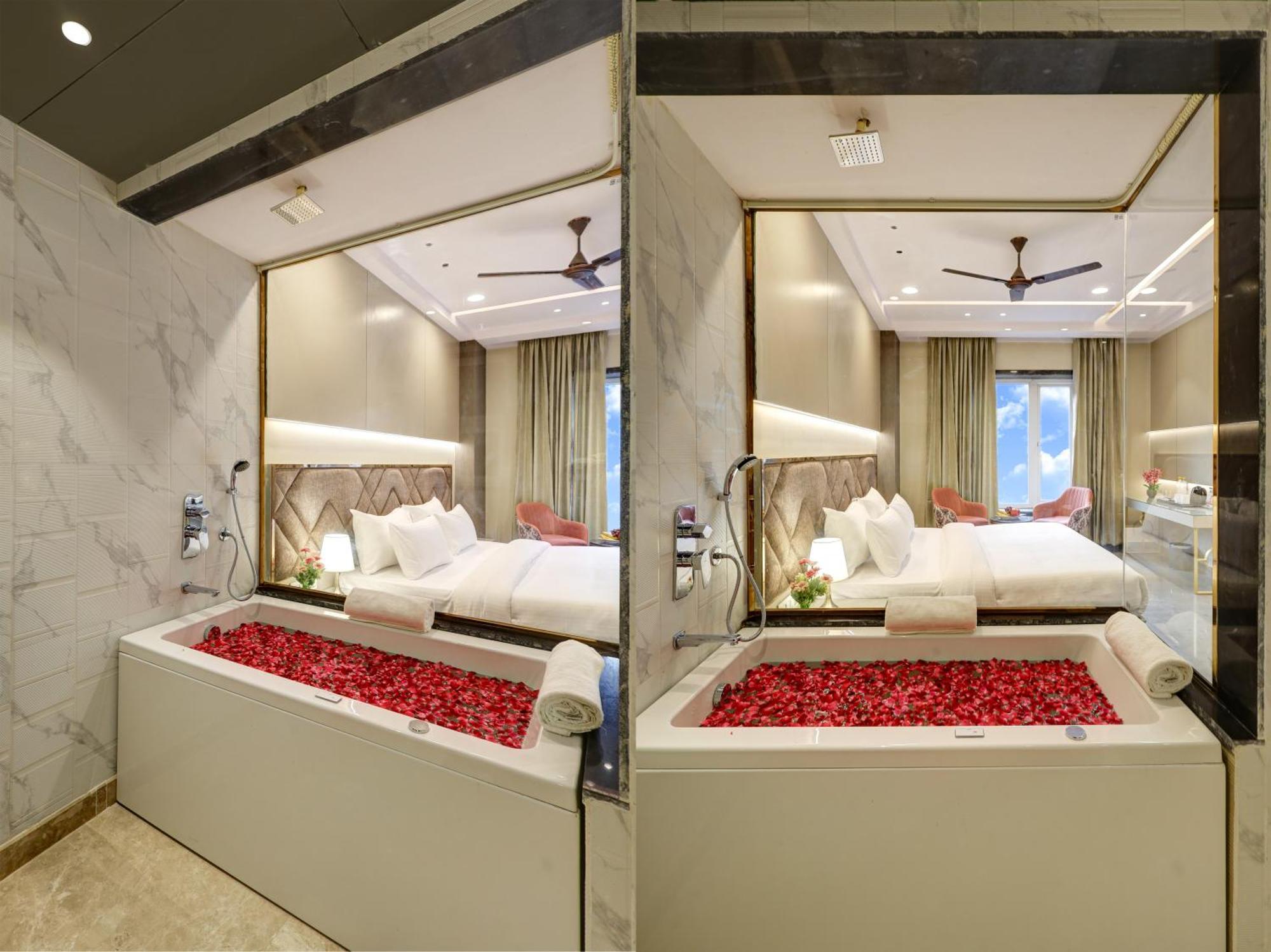 The Viking - Luxury Living Steps Away From & Connaught Place 4*
