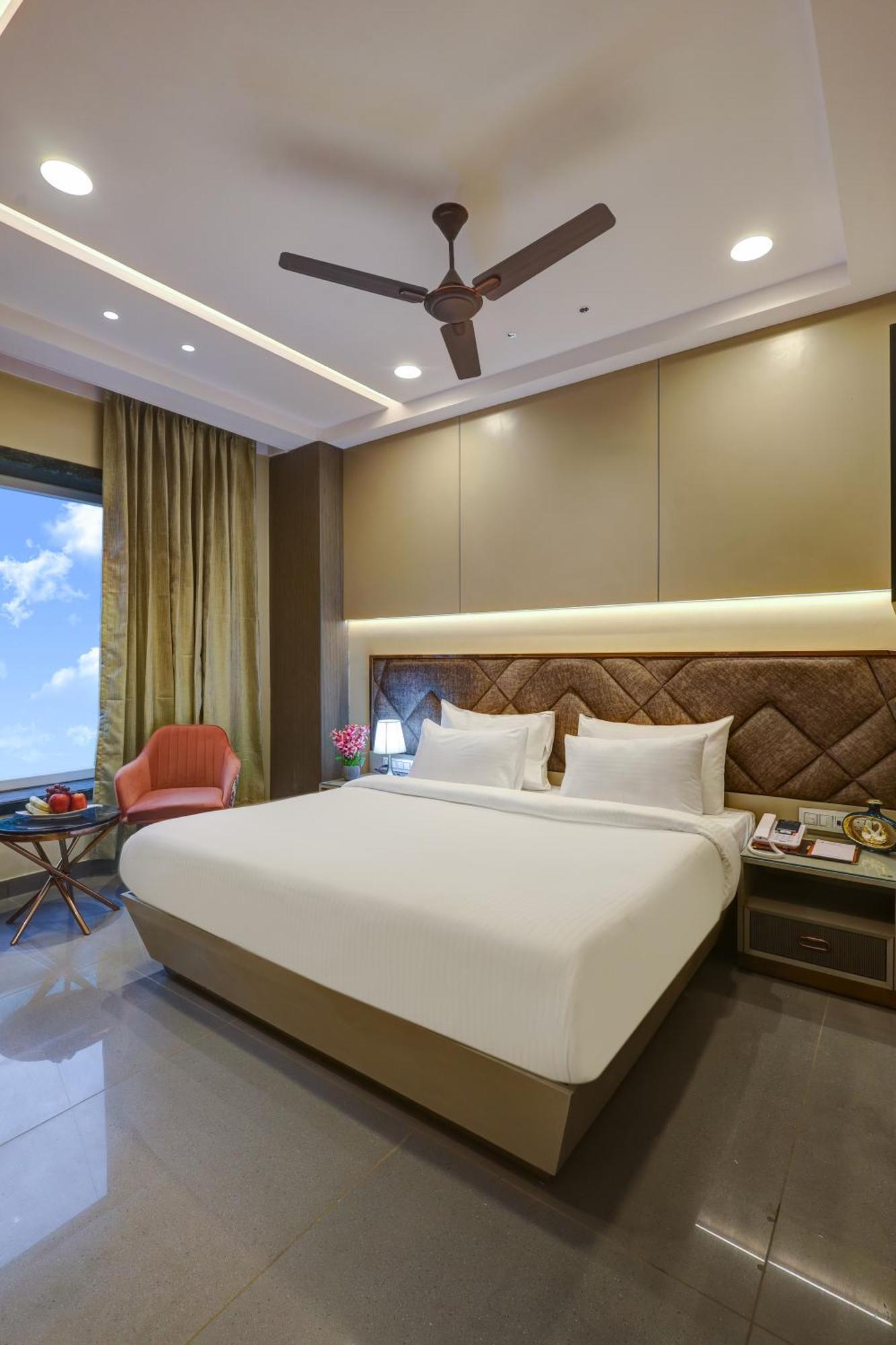The Viking - Luxury Living Steps Away From & Connaught Place