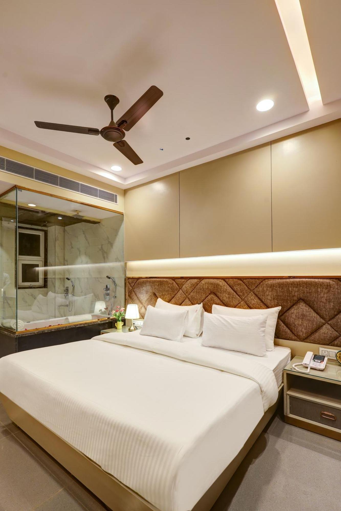 The Viking - Luxury Living Steps Away From & Connaught Place 4*