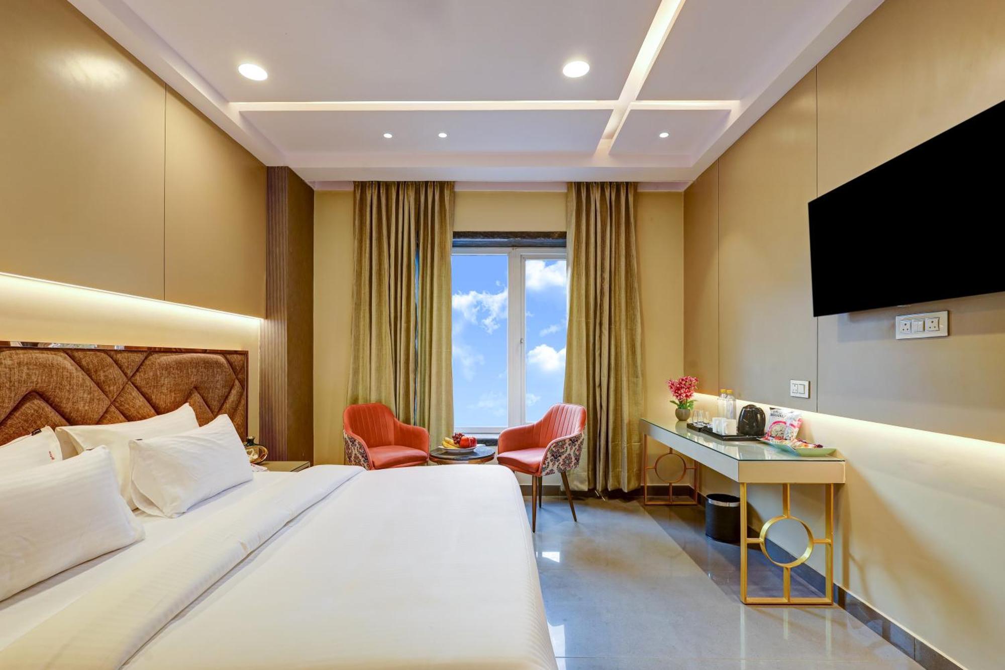 Hotel The Viking - Luxury Living Steps Away From & Connaught Place 4*