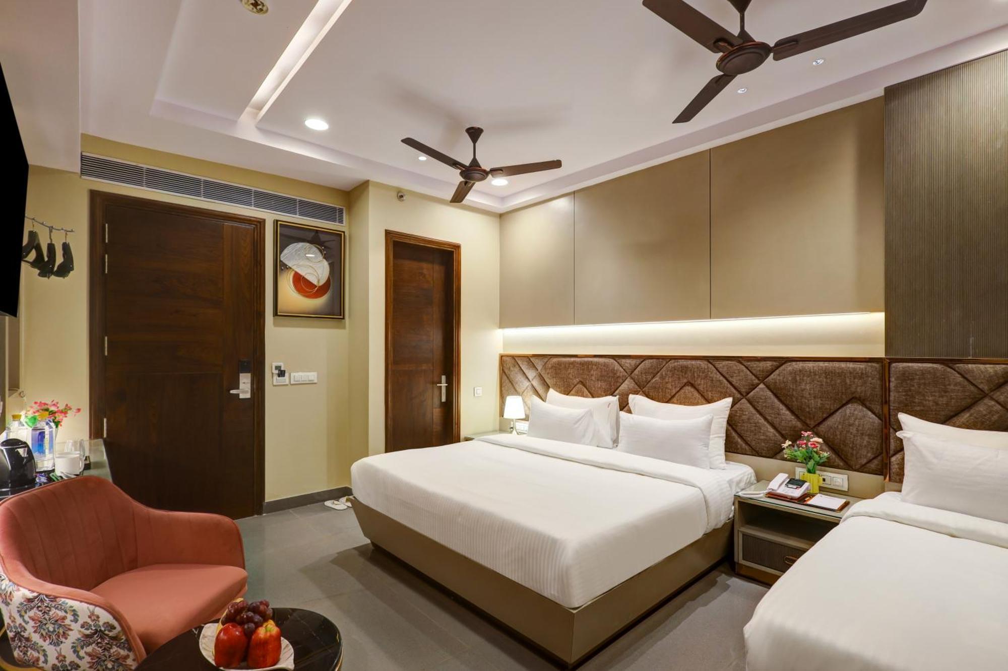 The Viking - Luxury Living Steps Away From & Connaught Place 4*