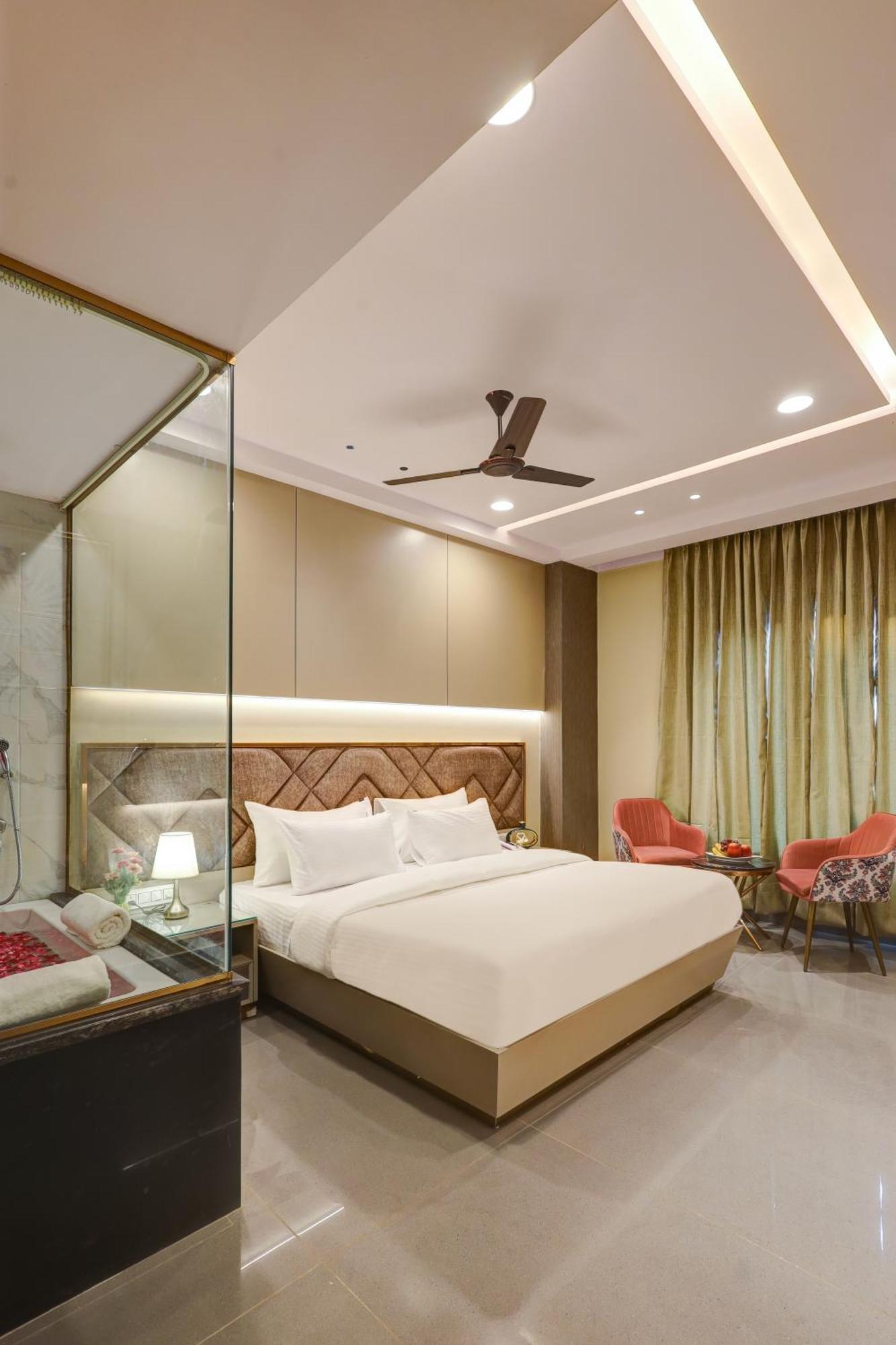 Hotel The Viking - Luxury Living Steps Away From & Connaught Place