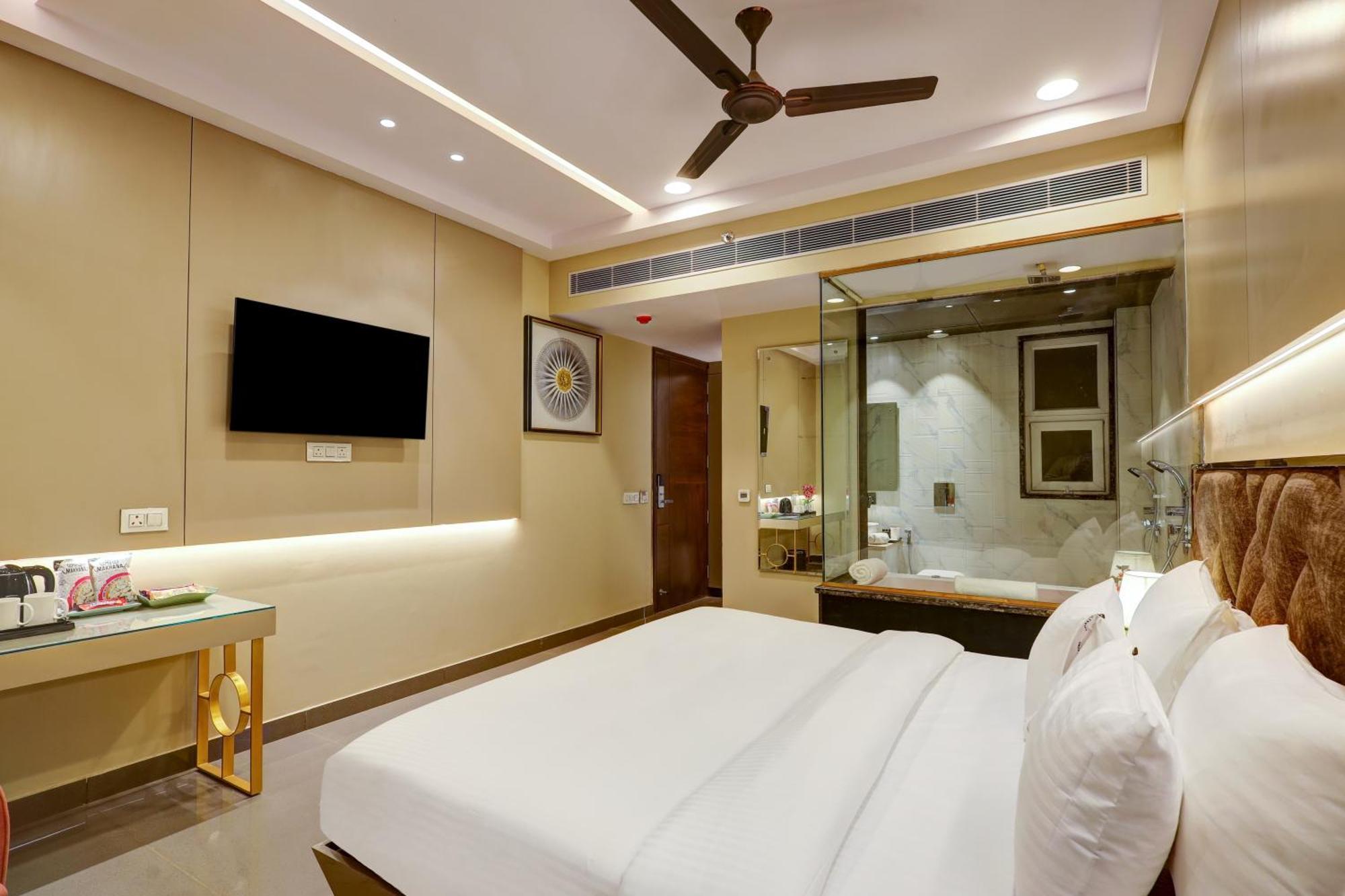 Hotel The Viking - Luxury Living Steps Away From & Connaught Place