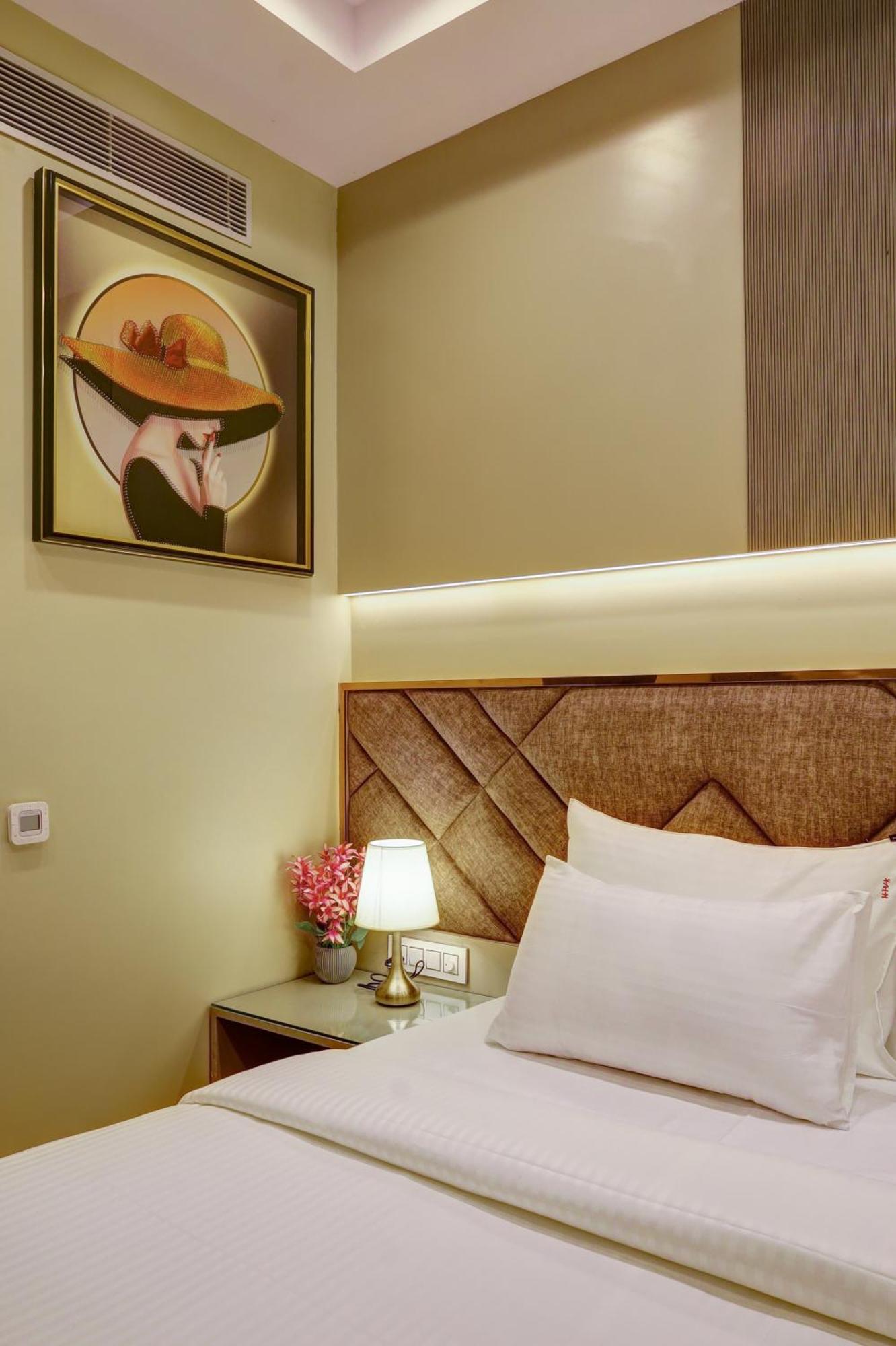 The Viking - Luxury Living Steps Away From & Connaught Place New Delhi